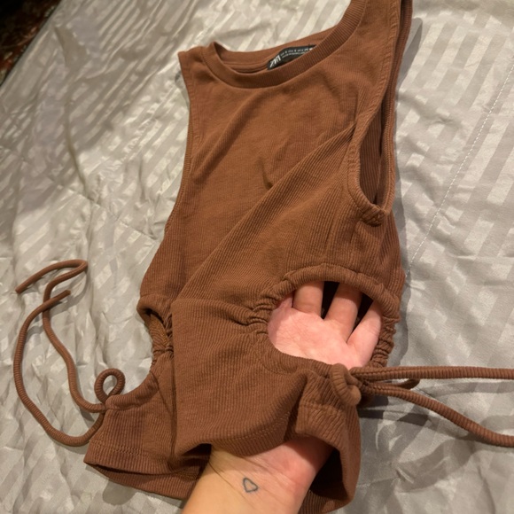 Zara tank top with cut outs on the sides - Picture 4 of 4